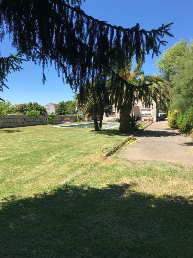 Villa Las Camelias Villanueva De Arosa Esterno foto