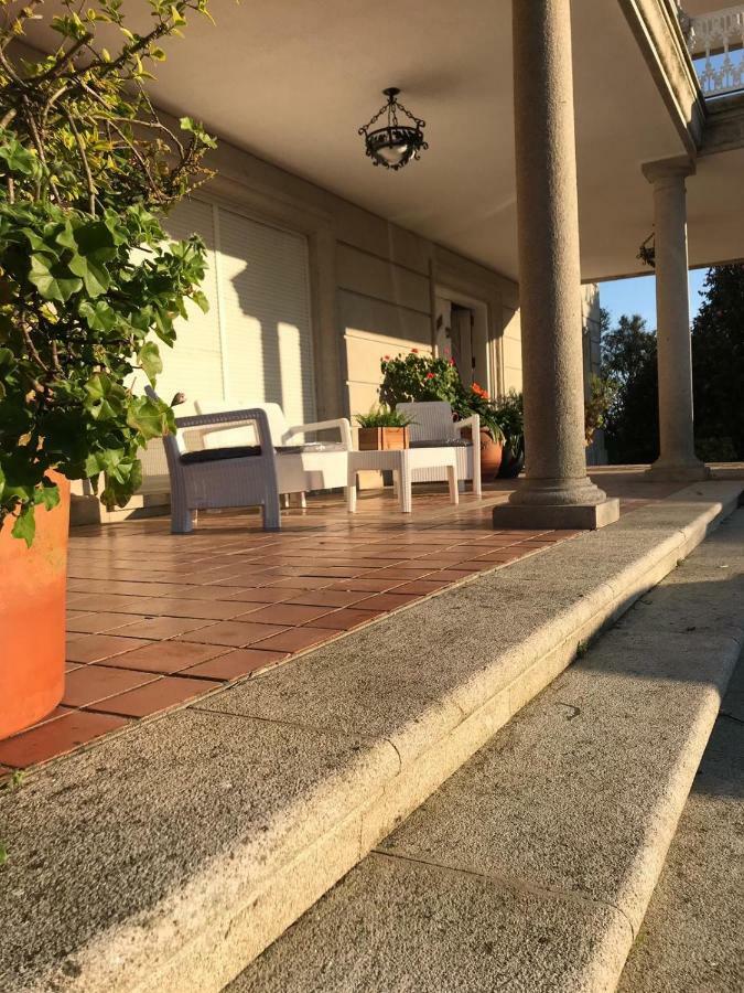 Villa Las Camelias Villanueva De Arosa Esterno foto