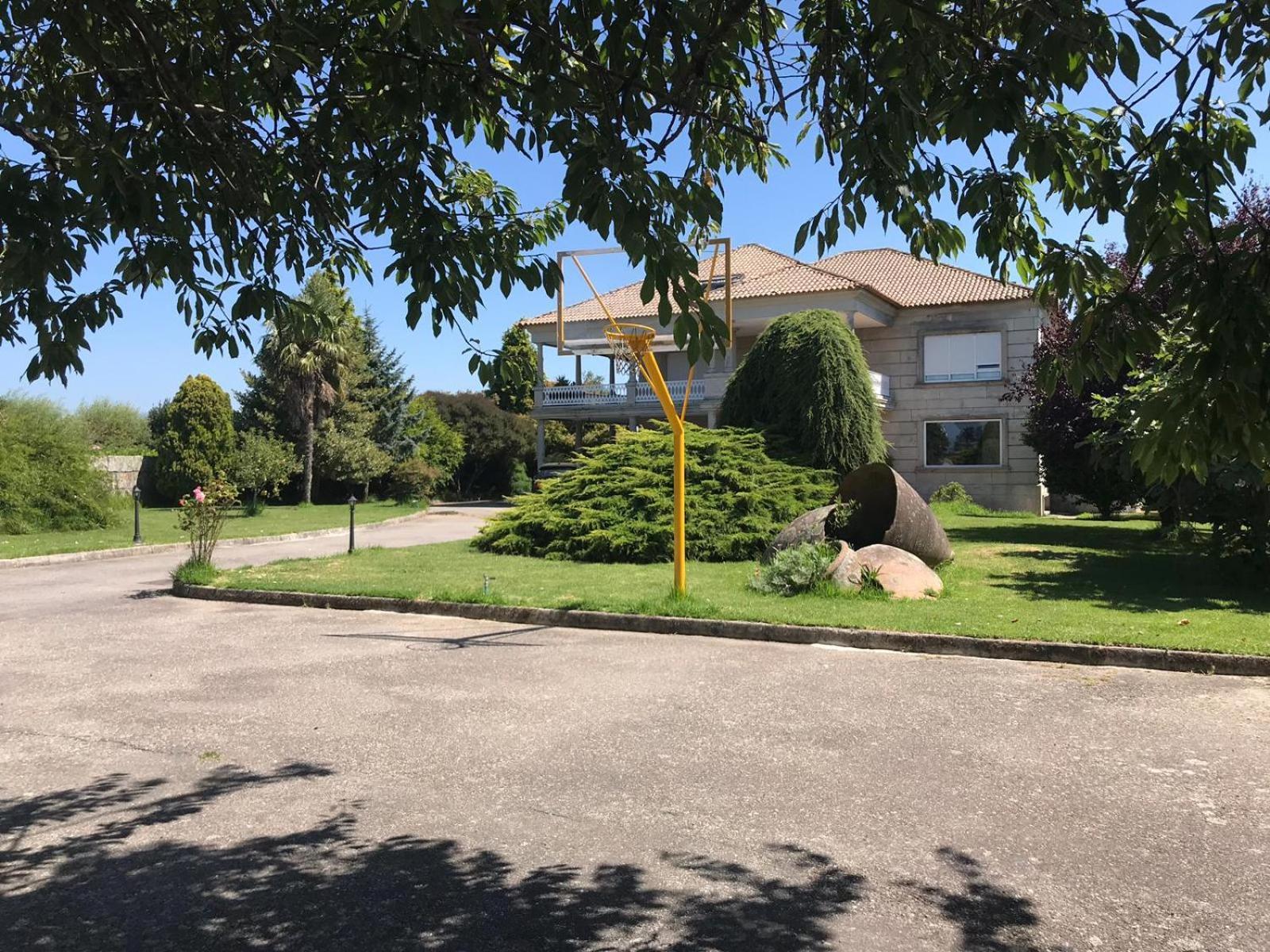 Villa Las Camelias Villanueva De Arosa Esterno foto